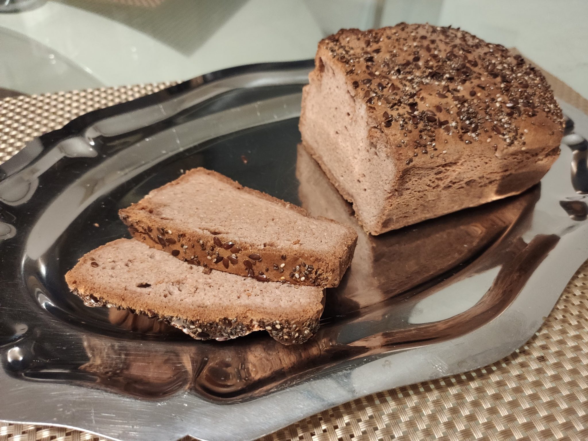 Pan de nueces cetogénico. Sin gluten, sin azúcar y sin lácteos.